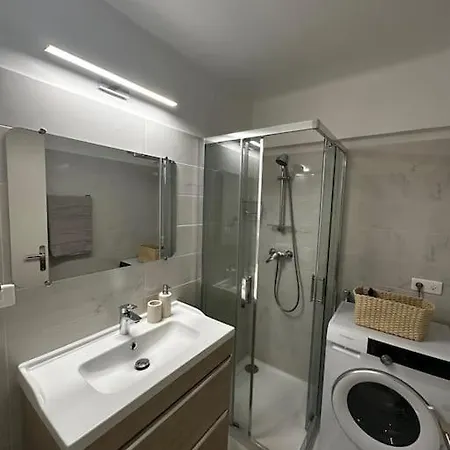 Joli F2, 7 Min De La Gare كان