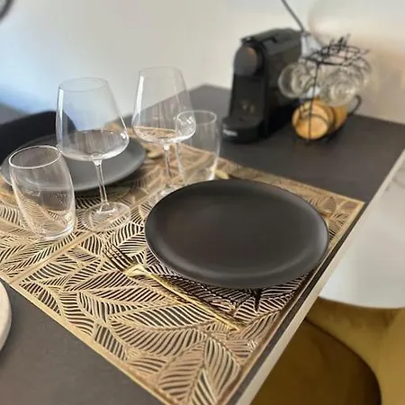 Joli F2, 7 Min De La Gare شقة