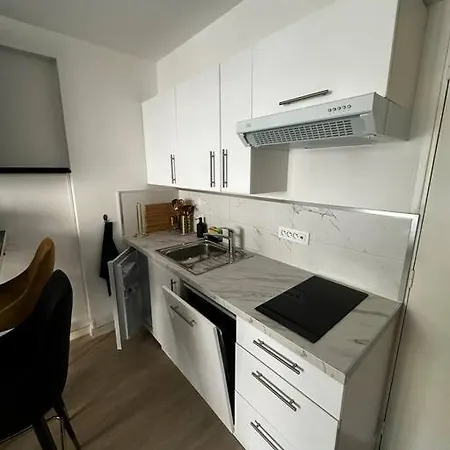 Joli F2, 7 Min De La Gare شقة